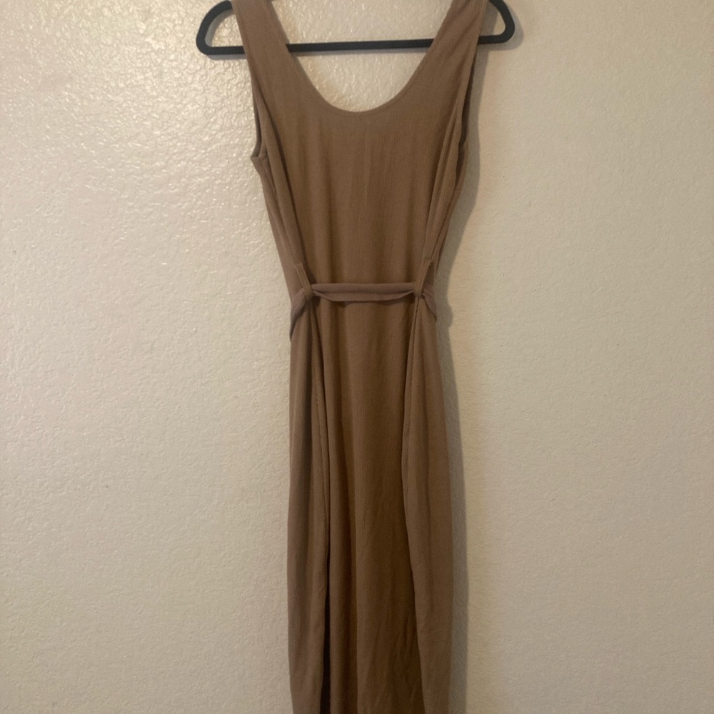 Chic Tan Button-Down Midi Dress - Picture 2 of 4
